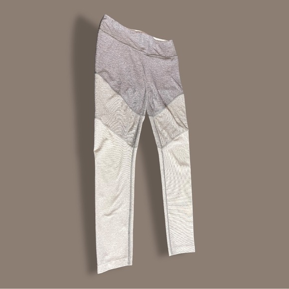 OUTDOOR Voices 7/8 Spring Leggings Size Medium Graphite/Ash/Dove No longer avail - Picture 5 of 9